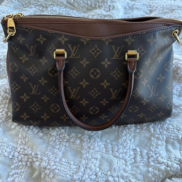 Louis Vuitton, Bags, Classic Lv Bag Used Monogram Pallas